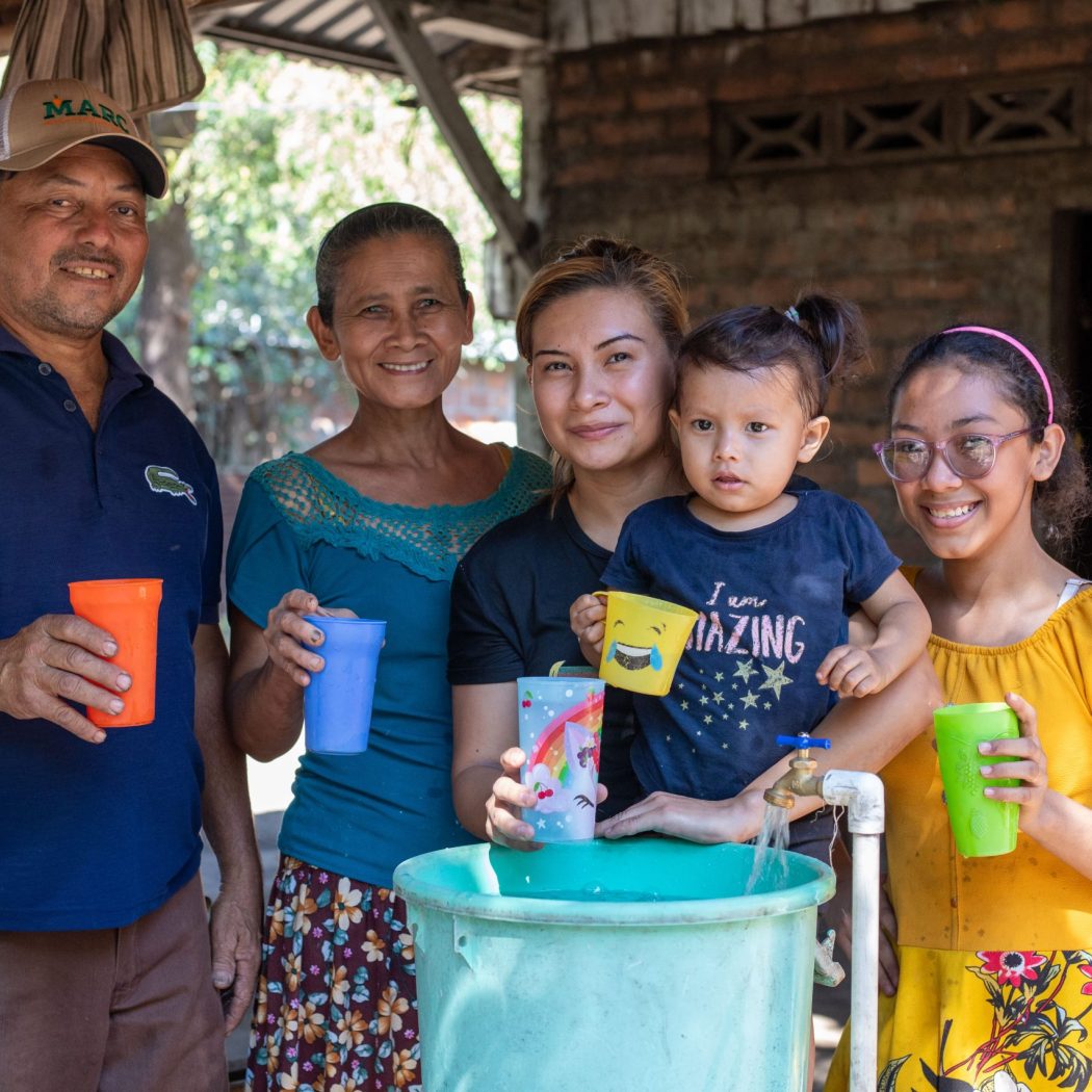 Family clean water photo